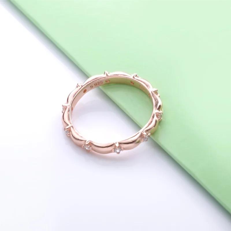 (תמונה ל-) פנדורה טבעת Flower Petals Band - 188791C01 - הצג 3