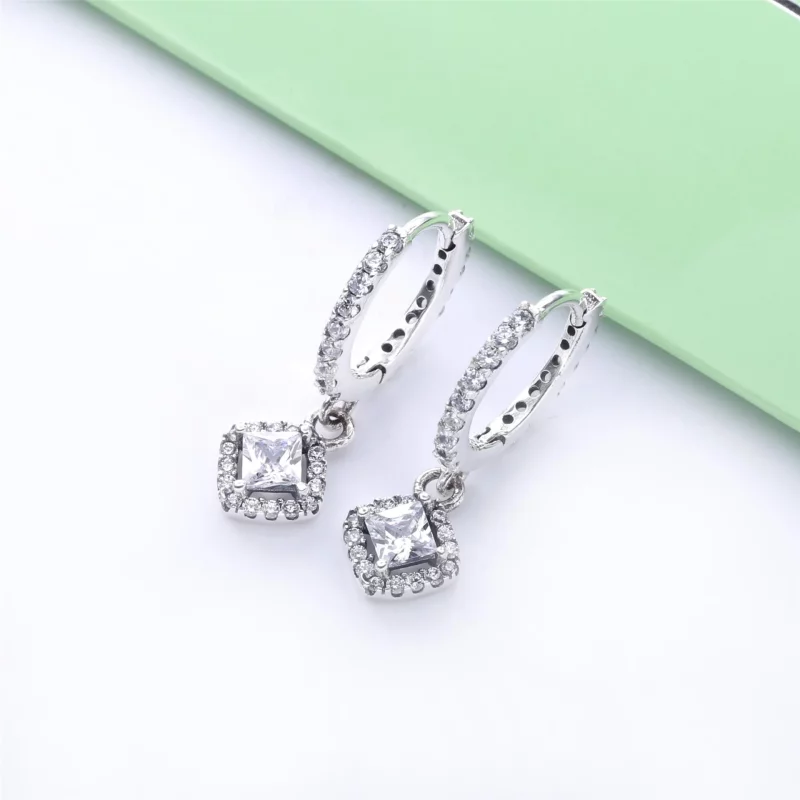 (תמונה ל-) פנדורה עגילי חישוק Square Sparkle - 298503C01 - הצג 3