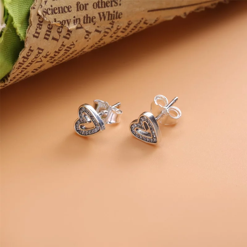 (תמונה ל-) PANDORA נצנץ לב חינם עגילי מסמר - 298685C01 - הצג 3