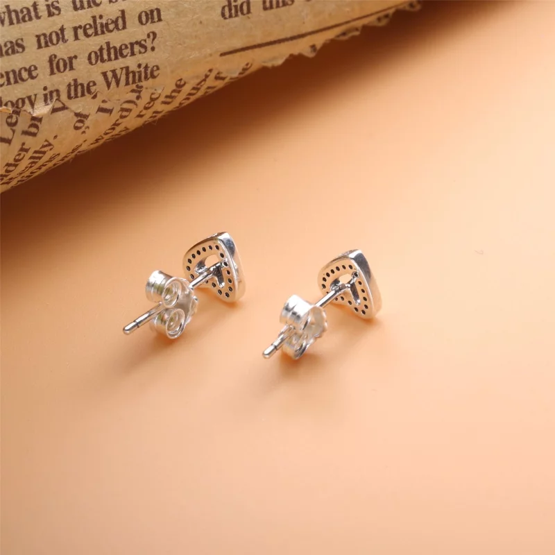 (תמונה ל-) PANDORA נצנץ לב חינם עגילי מסמר - 298685C01 - הצג 4