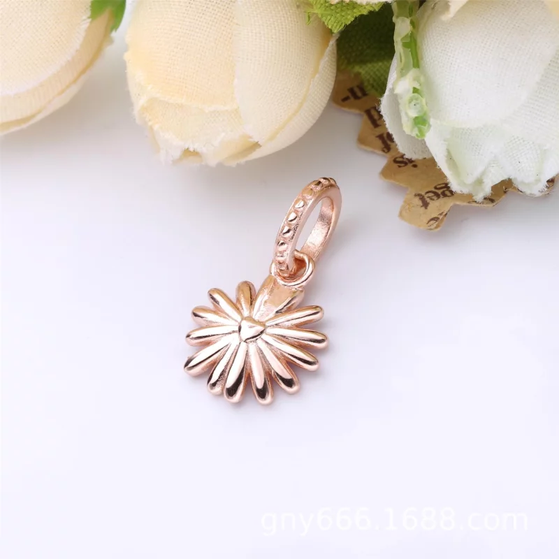 (תמונה ל-) תליון Pink Daisy Flower - 788771C01 - הצג 2