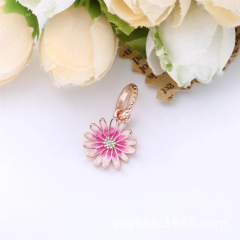 (תמונה ל-) תליון Pink Daisy Flower - 788771C01 - הצג 3