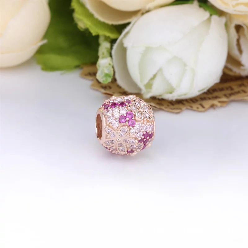 (תמונה ל-) פנדורה צ'ארמ Pink Pavé Daisy Flower - 788797C01 - הצג 2