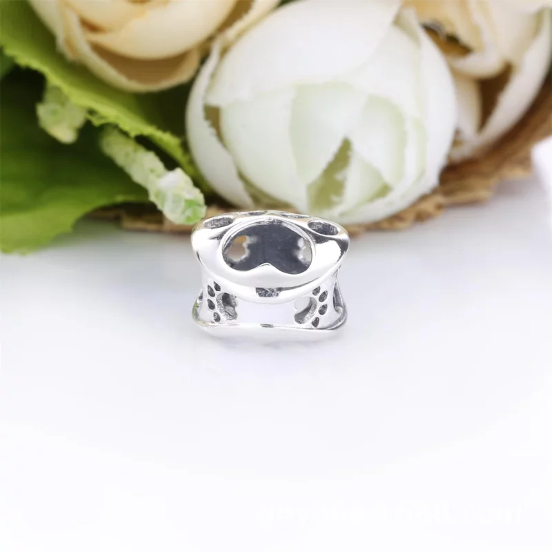 (תמונה ל-) פנדורה צ'ארמ Openwork Paw Print - 798869C00 - הצג 4