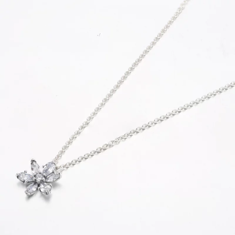 (תמונה ל-) שרשרת תליון פנדורה Sparkling Herbarium Cluster - 392387C01 - הצג 5