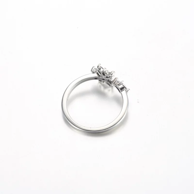 (תמונה ל-) טבעת פנדורה Sparkling Herbarium Cluster Open Ring - 192611C01 - הצג 4