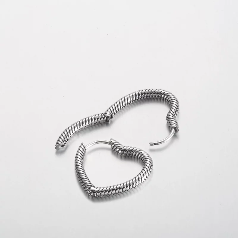 (תמונה ל-) Pandora Moments Heart Charm Hoop עגילי - 292236C00 - הצג 5
