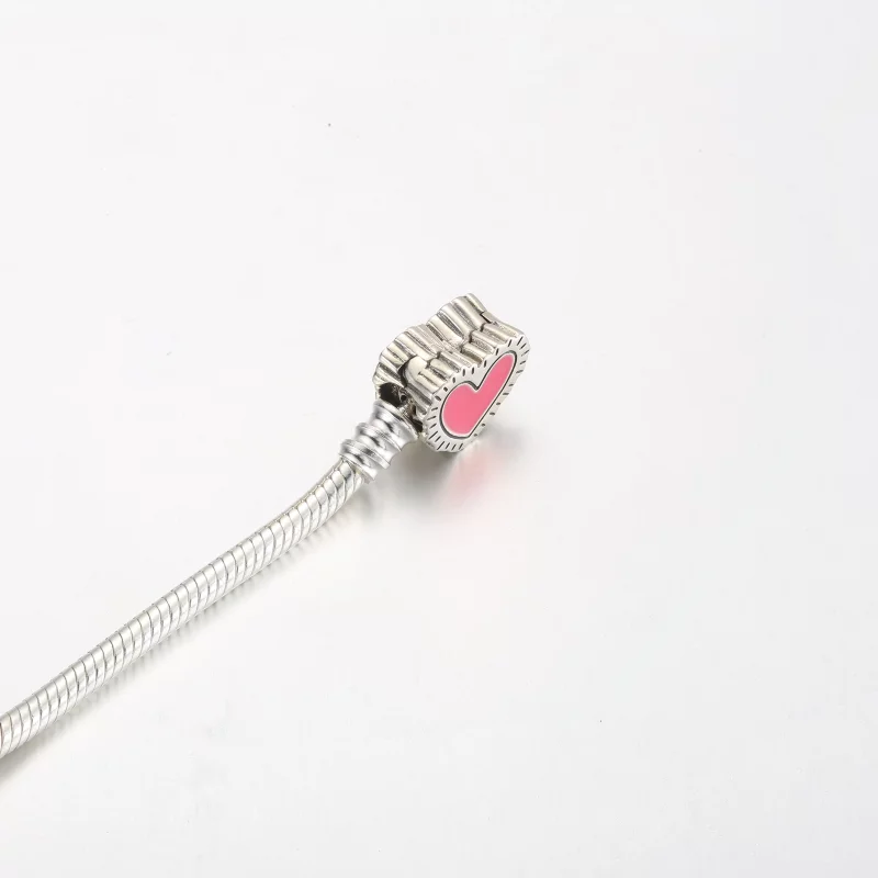 (תמונה ל-) Keith Haring™ x Pandora Moments צמיד שרשרת נחש קורן לב - 592217C01 - הצג 4