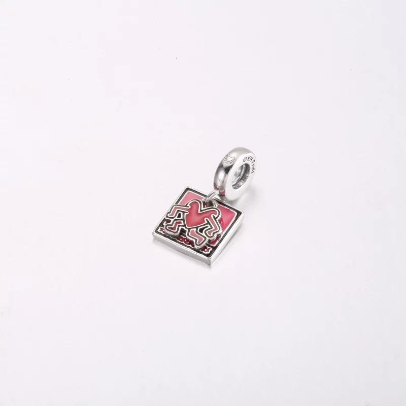 (תמונה ל-) פנדורה x קית' הרינג™ צ'ארמ כפול לב מהלך - 792216C01 - הצג 2
