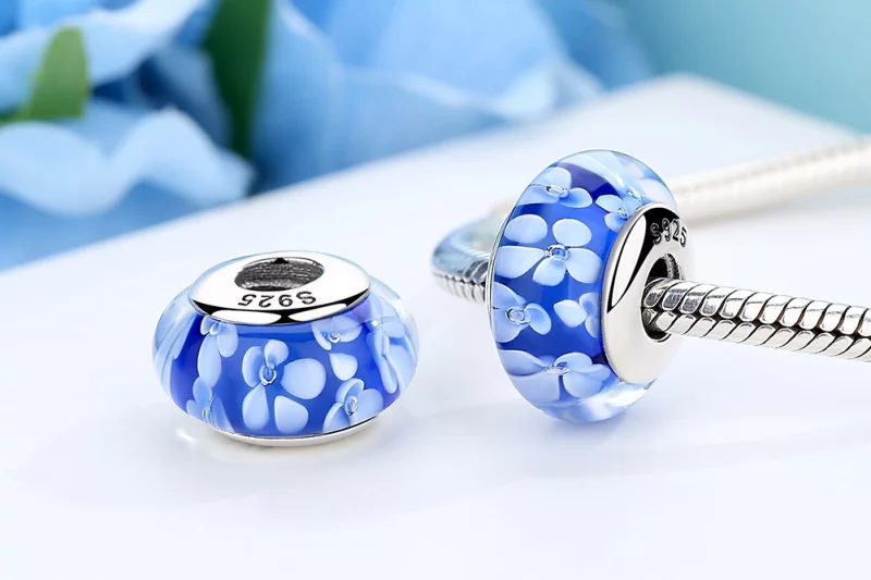 (תמונה ל-) פנדורה סטייל צ'ארמ כסף כחול מוראנו זכוכית פרחים לבנים - SCZ006 - הצג 8