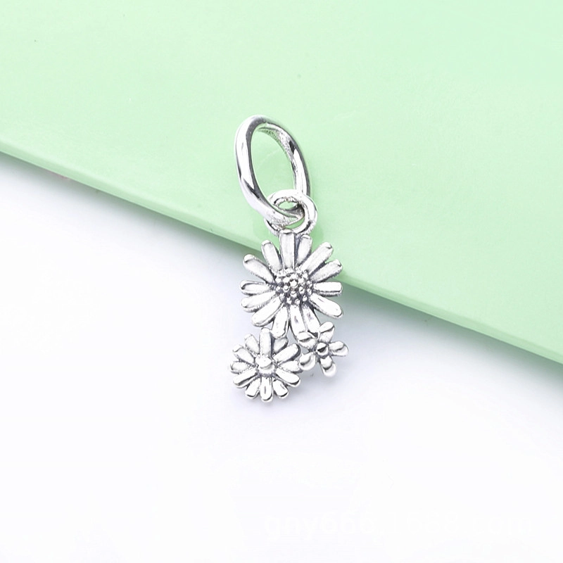 (תמונה ל-) תליון Daisy Flower Bouquet - 798819C00 - הצג 2